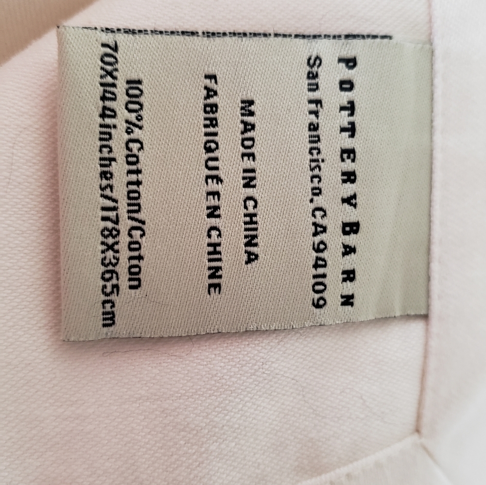 Pottery Barn Tablecloth and 6 Napkins